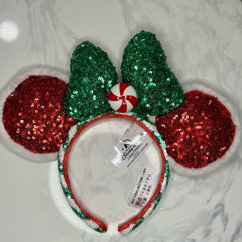 NWT Disneyland Shanghai Christmas Minnie peppermint candy ears